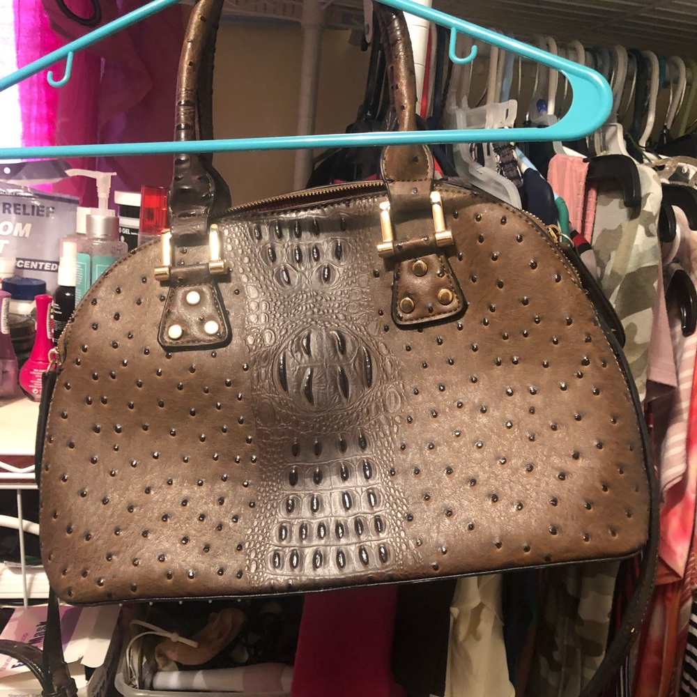 Pretty brown bag large and roomy used 2 times